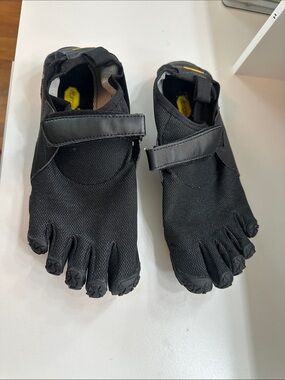 Vibram Black FiveFingers Women’s Toe Shoes